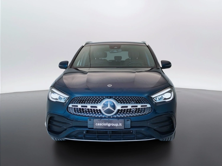 2 - Mercedes-Benz GLA 200 d Premium auto