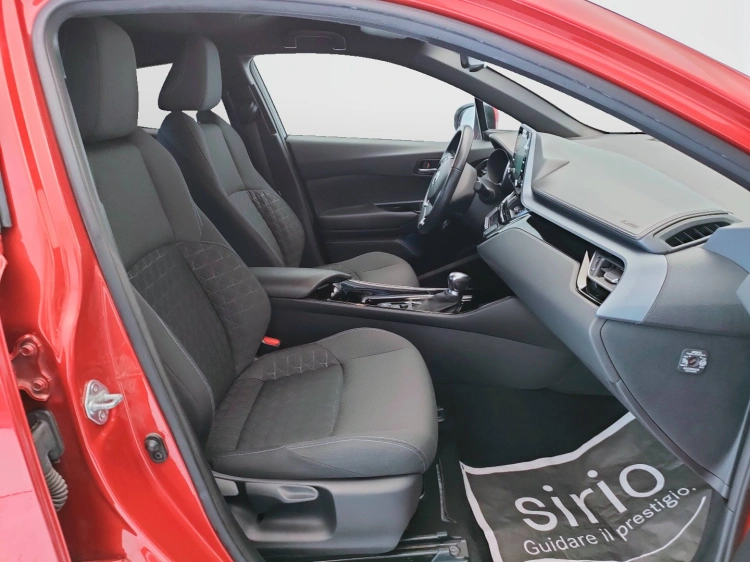 11 - Toyota C-HR C-HR 1.8h Trend e-cvt