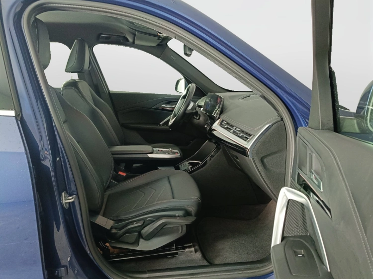 11 - BMW iX1 iX1 edrive 20 X-Line