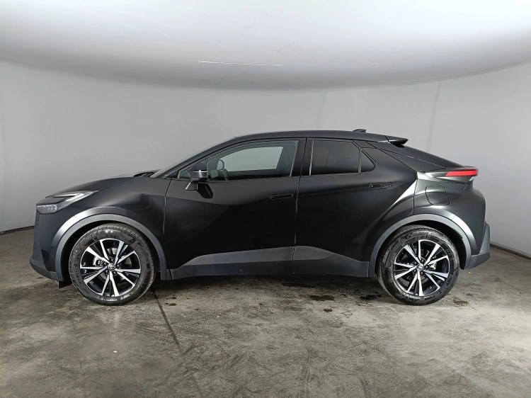 6 - Toyota C-HR C-HR 1.8 hv Trend fwd e-cvt