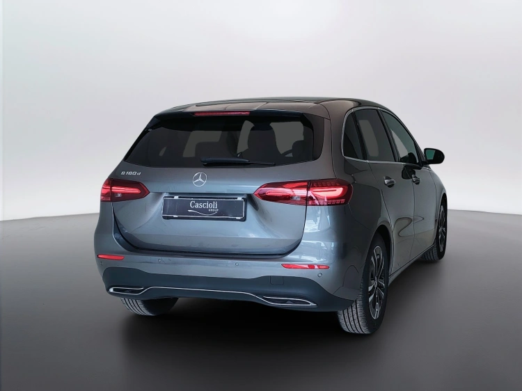 5 - Mercedes-Benz Classe B 180 d Street Edition auto