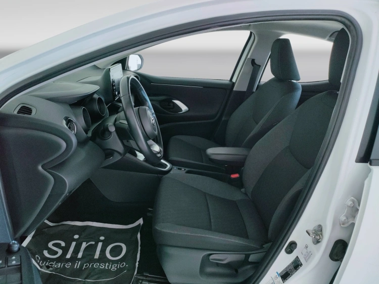 15 - Toyota Yaris Yaris 1.5h Trend