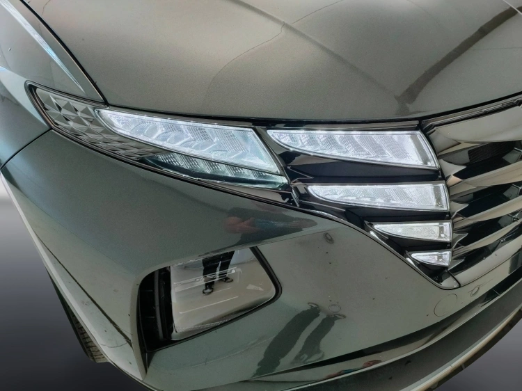 11 - Hyundai Tucson Tucson 1.6 hev Xline 2wd auto