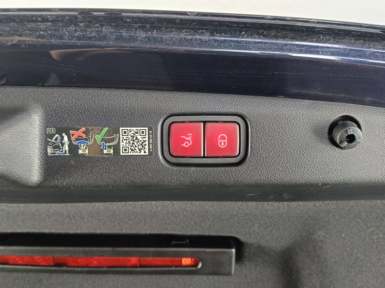 19 - Mercedes-Benz Classe E 220 d AMG Line Premium auto