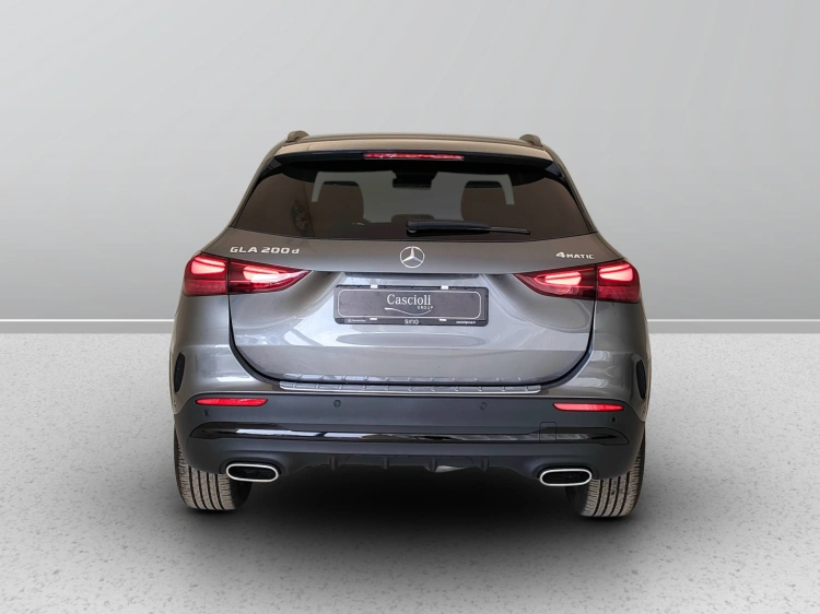 4 - Mercedes-Benz GLA 200 d AMG Line Advanced Plus 4matic auto
