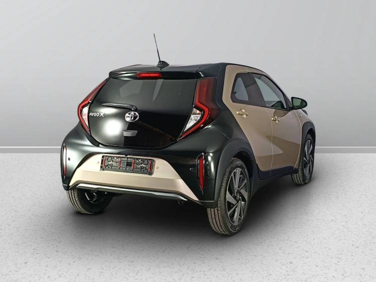 4 - Toyota AYGO X AYGO X 10B MT LOUNGE MY24