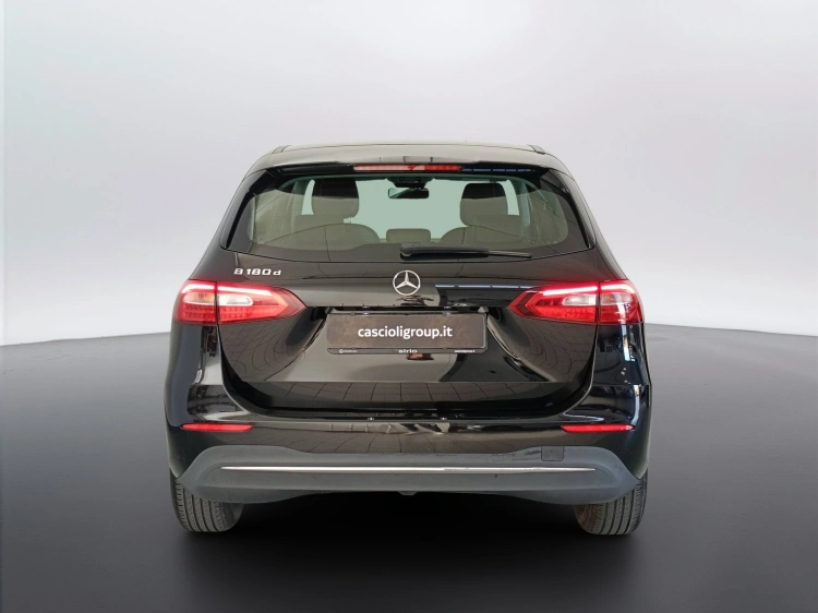 4 - Mercedes-Benz Classe B 180 d Sport auto