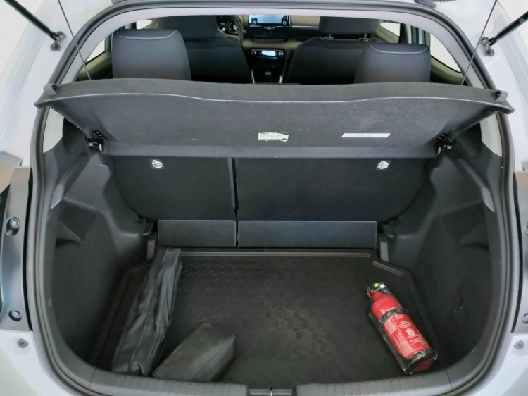 9 - Toyota Yaris TOYOTA Yaris 1.5 Hybrid 5 porte Trend