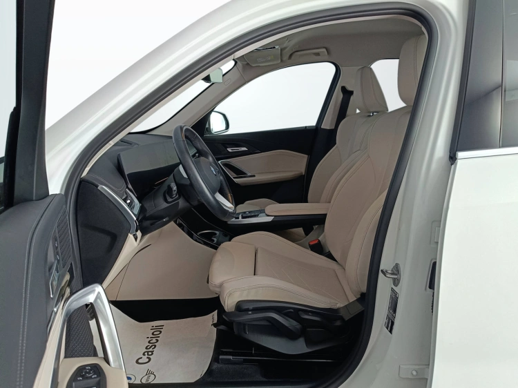 8 - BMW X1 X1 sdrive18d X-Line auto