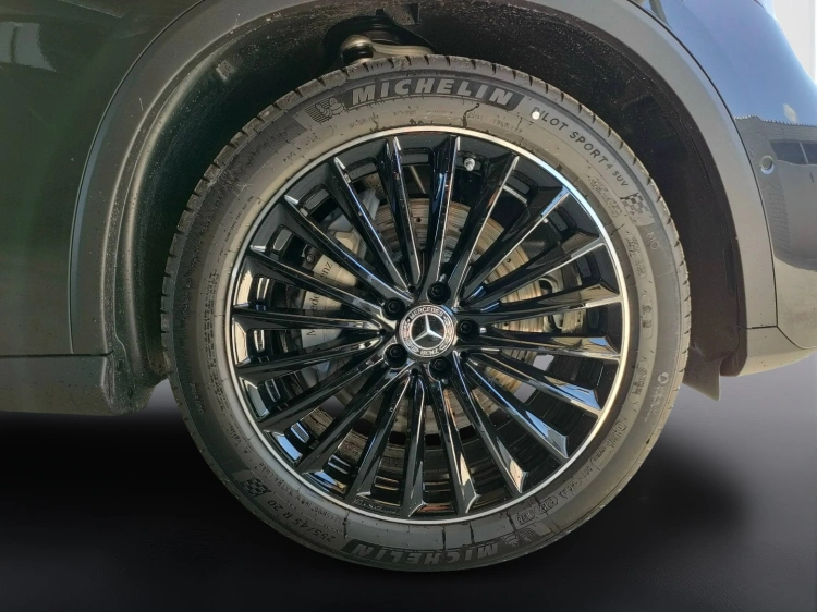 7 - Mercedes-Benz GLC 300 d 4MATIC