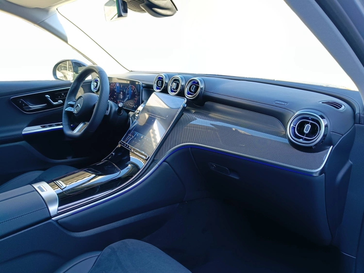 9 - Mercedes-Benz GLC 300 de 4MATIC