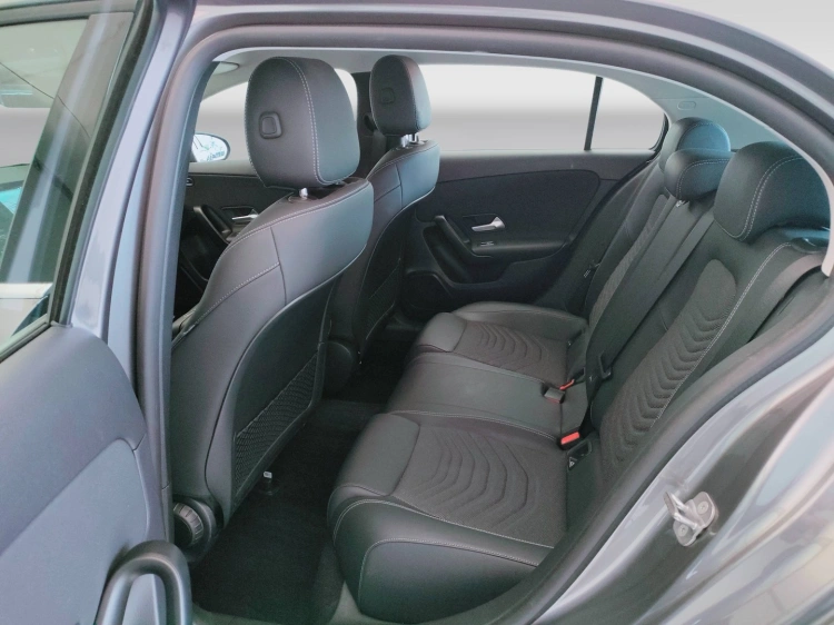 14 - Mercedes-Benz Classe A 180 Advanced auto