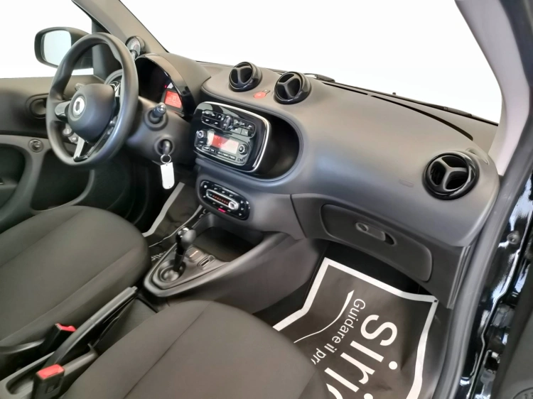 12 - smart fortwo Fortwo eq Pure 4,6kW