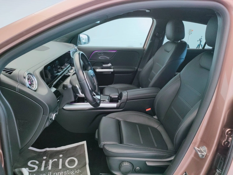 17 - Mercedes-Benz GLA 200 d Premium auto