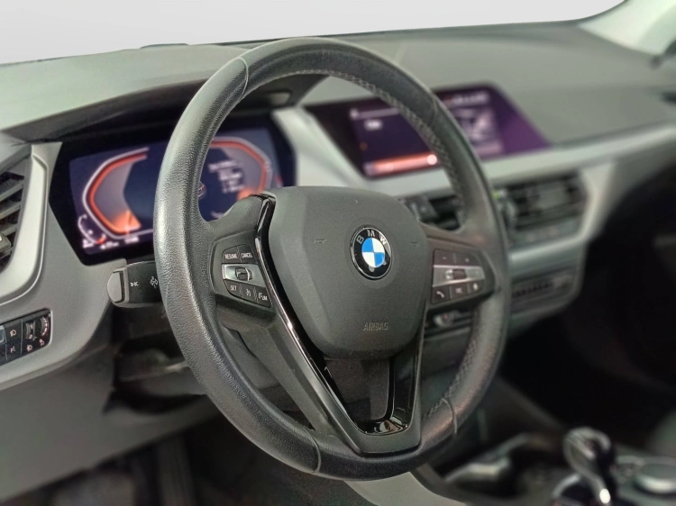 17 - BMW Serie 1 116d Business Advantage auto