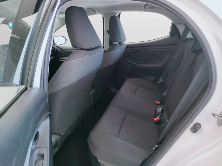 11 - Toyota Yaris Yaris 1.5h Trend