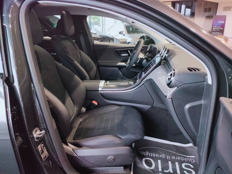 13 - Mercedes-Benz GLC 220 d 4MATIC Coupe