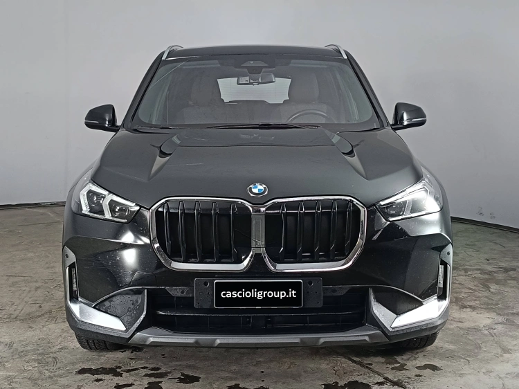 2 - BMW X1 X1 sdrive18d Edition Essence auto