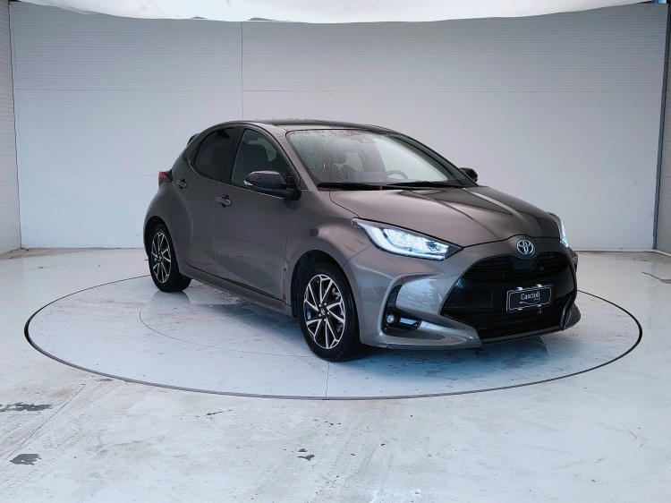 3 - Toyota Yaris Yaris 1.5h Lounge