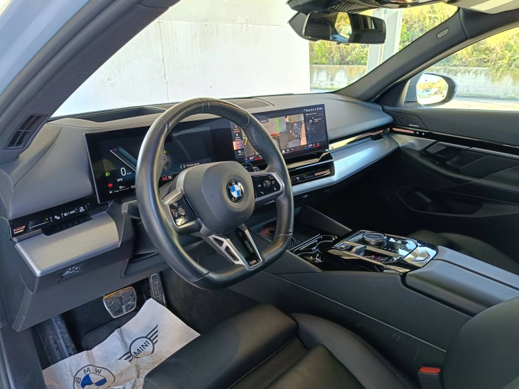 7 - BMW Serie 5 520d Touring 48V xdrive MSport Pro auto