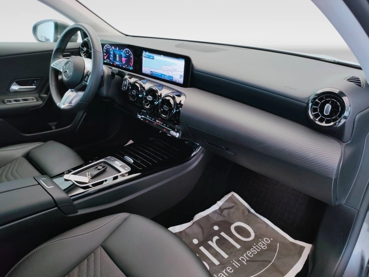 15 - Mercedes-Benz Classe A 180 Advanced auto
