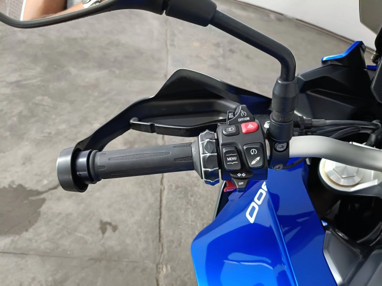 7 - BMW Motorrad F 900 XR F 900 XR Sport Abs