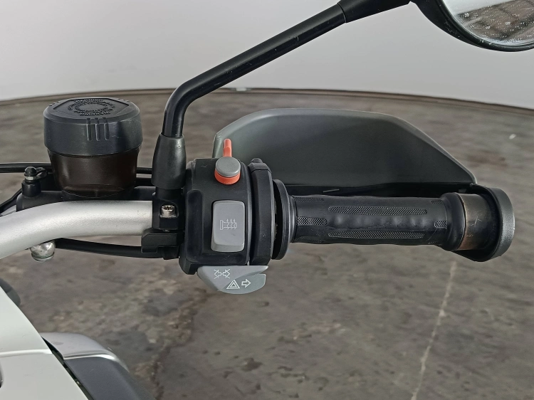 7 - BMW Motorrad GS R 1200 GS
