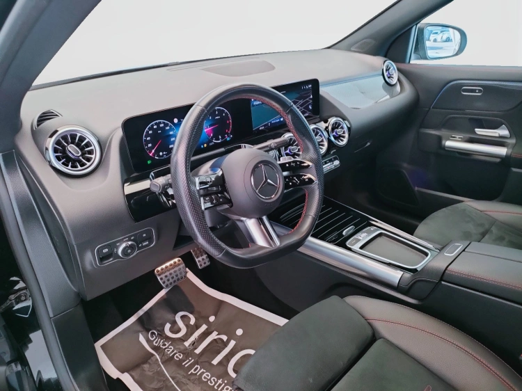 17 - Mercedes-Benz GLA 200 d AMG Line Premium auto