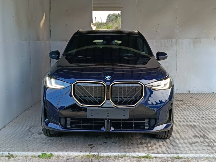 2 - BMW X3 BMW X3 40d xDrive