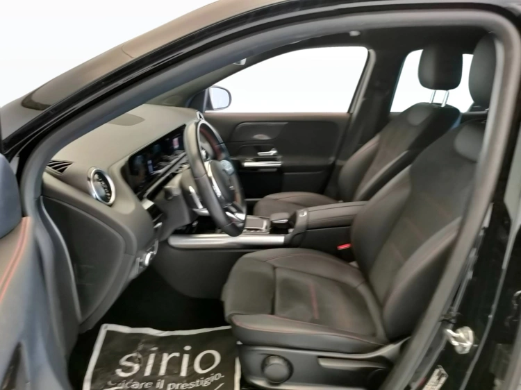 14 - Mercedes-Benz GLA 200 d Premium auto