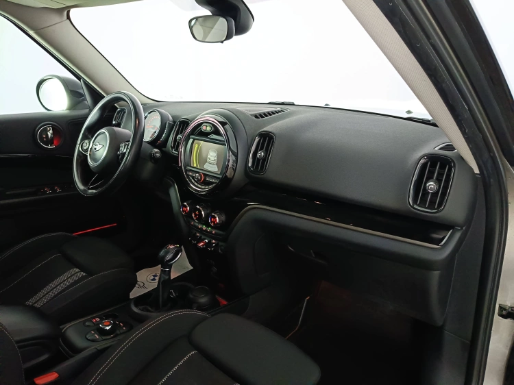 10 - MINI Countryman COOPRE SD 4LLA HIPE