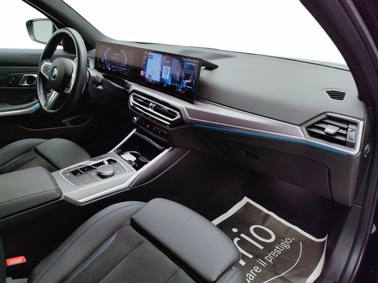 12 - BMW Serie 3 318d Touring mhev 48V Msport auto