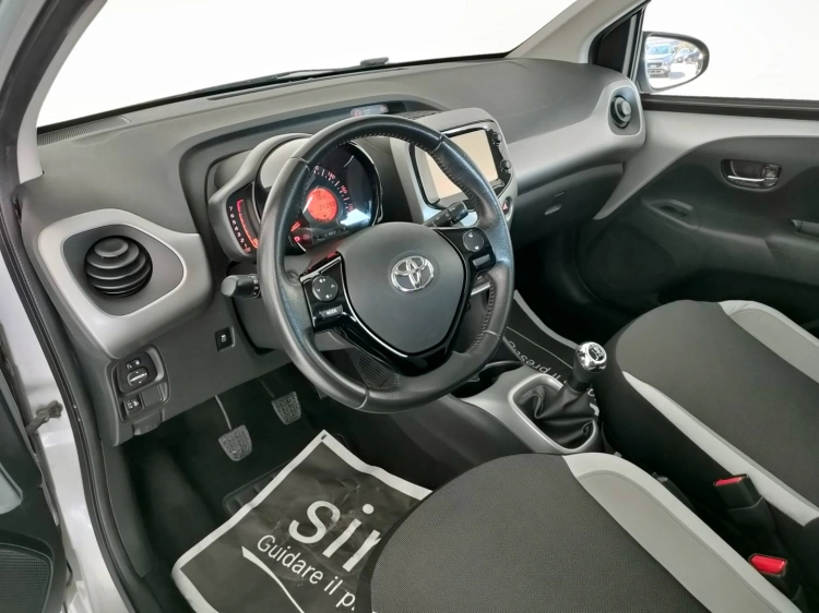 9 - Toyota Aygo Aygo 5p 1.0 x-play my15