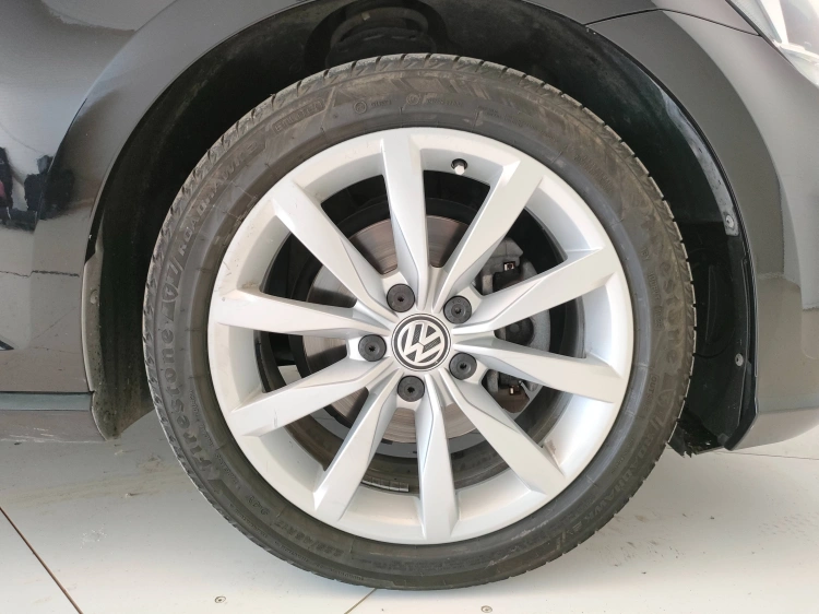 8 - Volkswagen Golf Golf 5p 1.6 tdi Executive 115cv dsg