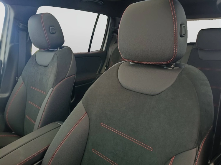 19 - Mercedes-Benz GLB 200 d Automatic 4MATIC