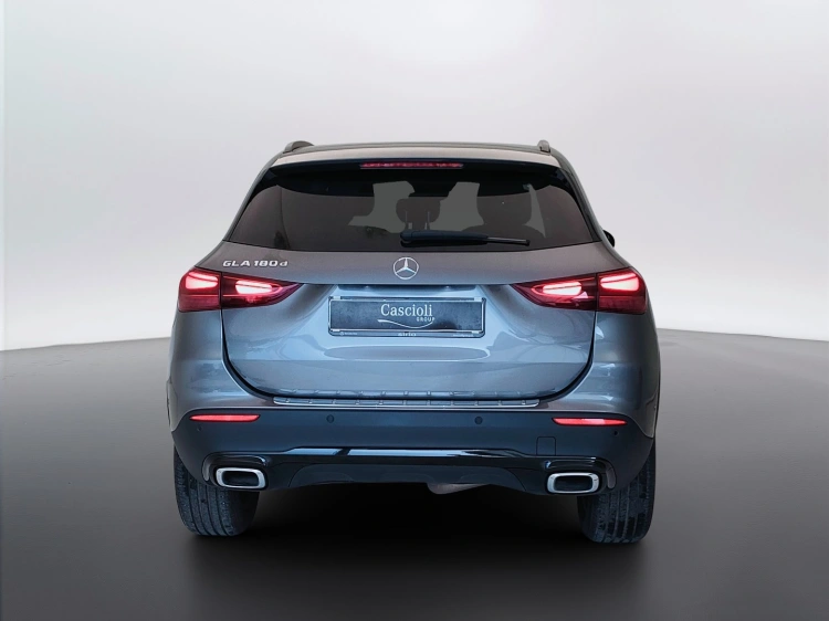 6 - Mercedes-Benz GLA 180 d Progressive Advanced Plus auto