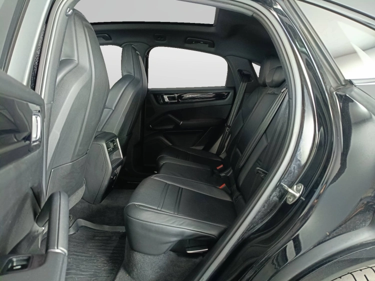 9 - Porsche Cayenne eCayenne Coupe 3.0 e-hybrid 5p.ti tiptronic