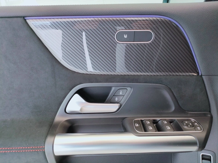 17 - Mercedes-Benz Classe B 180 d AMG Line Advanced Plus auto