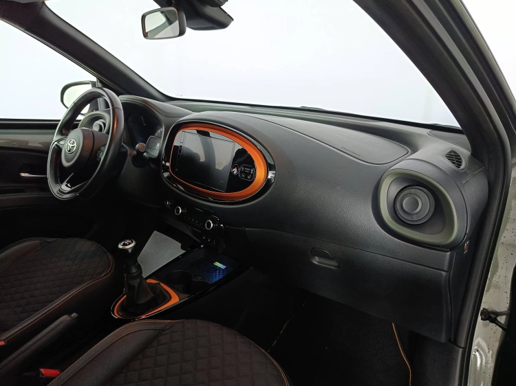 10 - Toyota Aygo X Aygo X 1.0 Limited 72cv