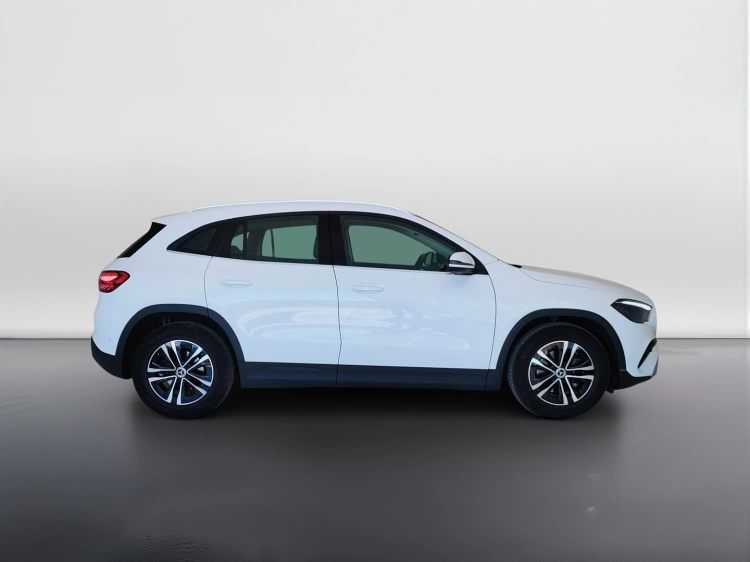 4 - Mercedes-Benz GLA 200 d Advanced 4matic auto