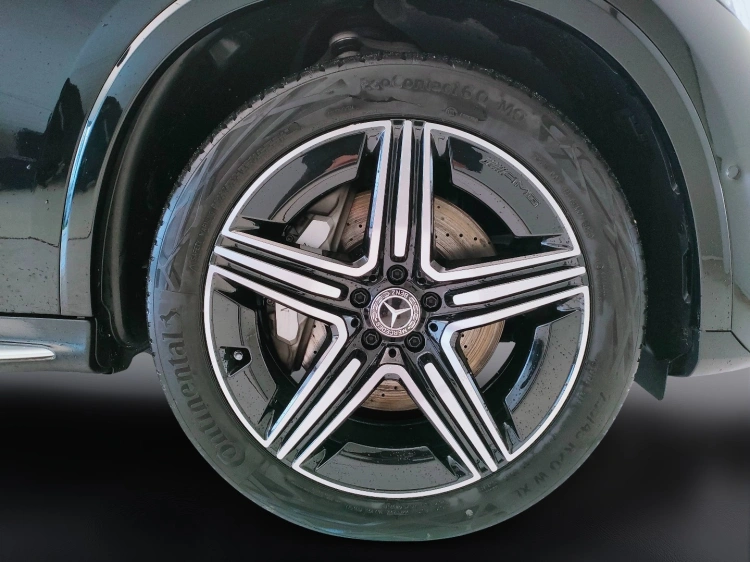 8 - Mercedes-Benz GLC 220 d AMG Line Premium Plus 4matic auto
