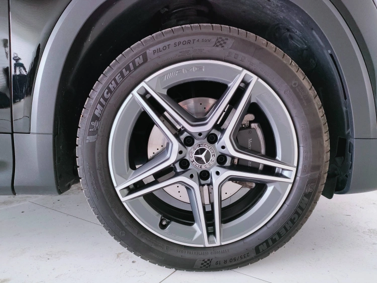 8 - Mercedes-Benz GLB 200 d Premium 4matic auto
