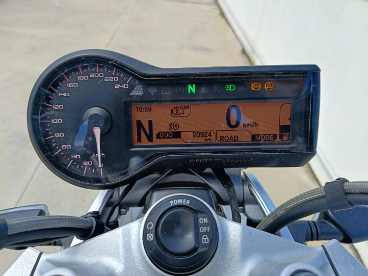 8 - BMW Motorrad R R 1200 R Black Edition Abs my17