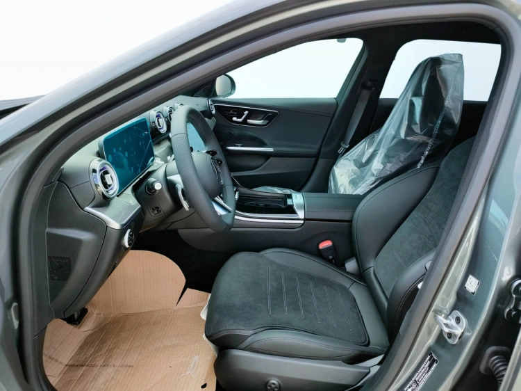 11 - Mercedes-Benz Classe C 300 d Station Wagon