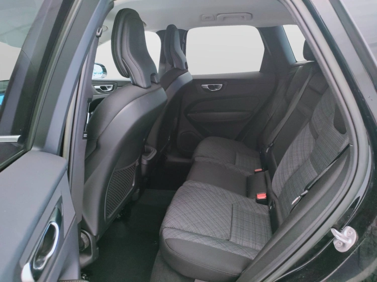 11 - Volvo XC60 XC60 2.0 b4 Core awd auto