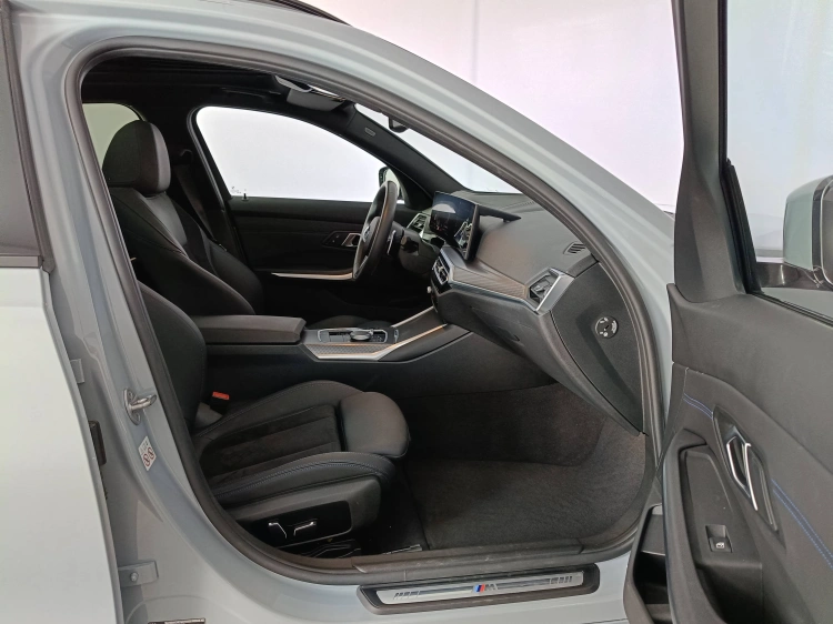 11 - BMW Serie 3 320d Touring mhev 48V xdrive Msport auto