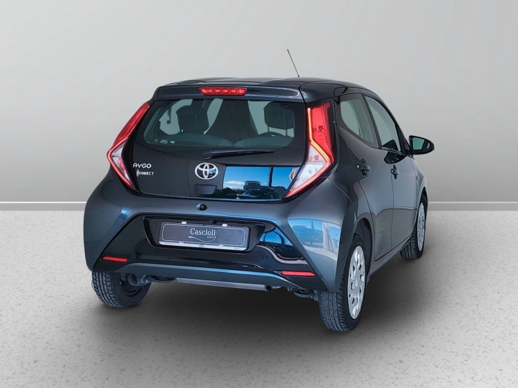 6 - Toyota Aygo Aygo 5p 1.0 x-play m-mt 72cv