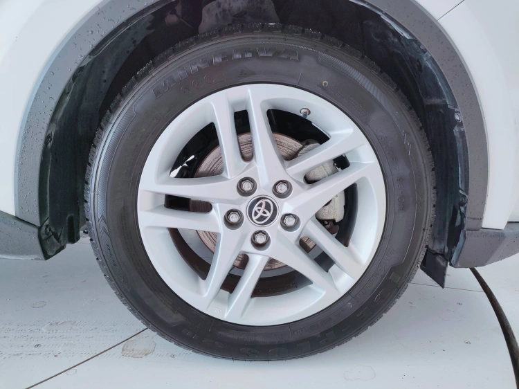 10 - Toyota C-HR C-HR 1.8h Active e-cvt