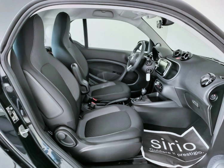 9 - smart fortwo Fortwo eq Passion 22kW