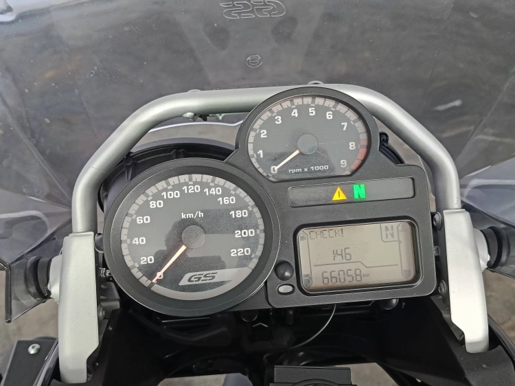 9 - BMW Motorrad GS R 1200 GS